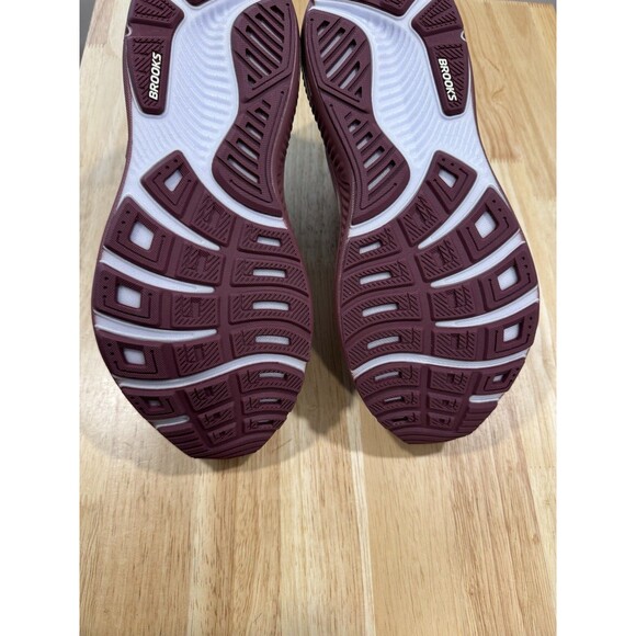 Brooks Ghost 17 Women’s Size 10.5 Burgundy Running Shoes - Picture 5 of 8